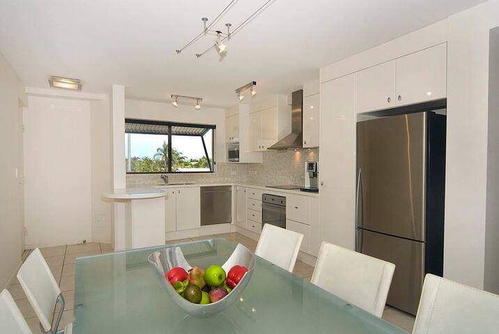 2 Bedroom with Noosa River Breezes gallery image 4