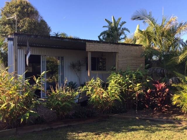 THE SHED & BREAKFAST