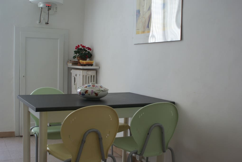 Tavolo espandibile della cucina