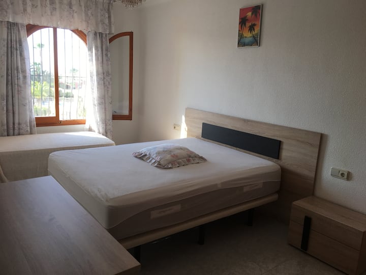 SAKAFU: Uwasilishaji wa chumba cha kulala no.3 na vitanda 2 pamoja katika moja na ya 3 ya bure. 