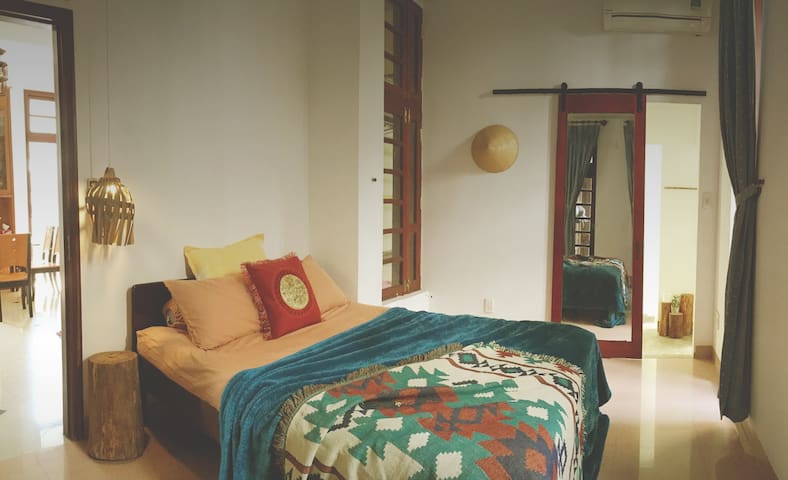 Between The Garden_Free Morning Vietnamese cafe