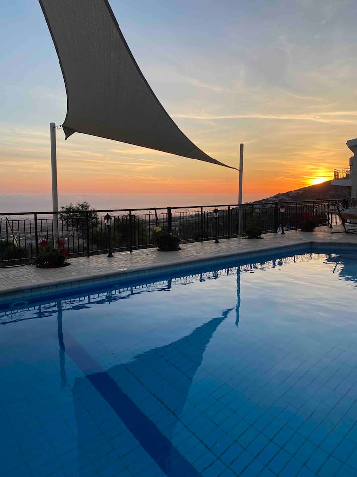 Amazing Pool 10x5 Stunning Seaview and Sunset View