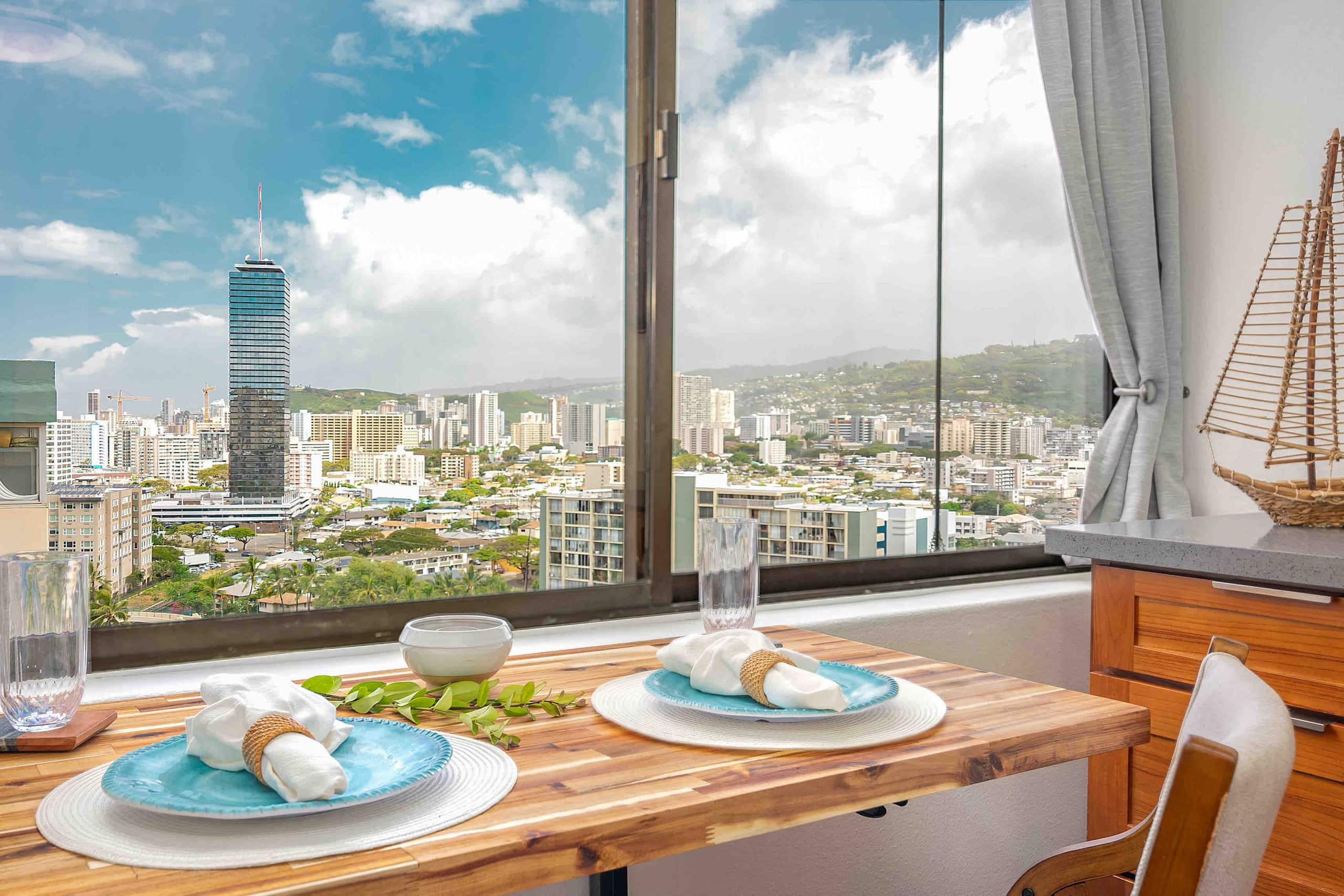 Condo in Honolulu · ★4.72 · Studio · 2 beds · 1 private bath - Image 23