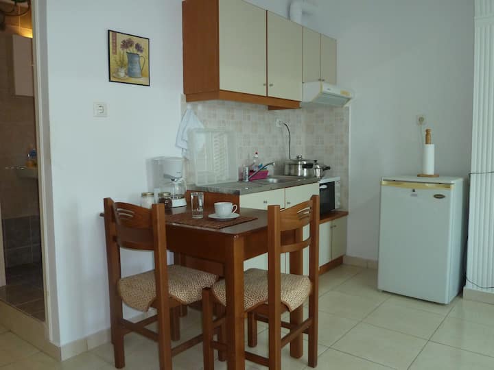 Central studio 2 City & Sea view, close to beach
