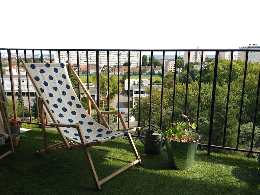 large balcon