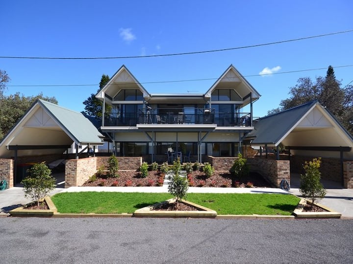 Best Ocean views/Beach access in Culburra Beach Houses for Rent in