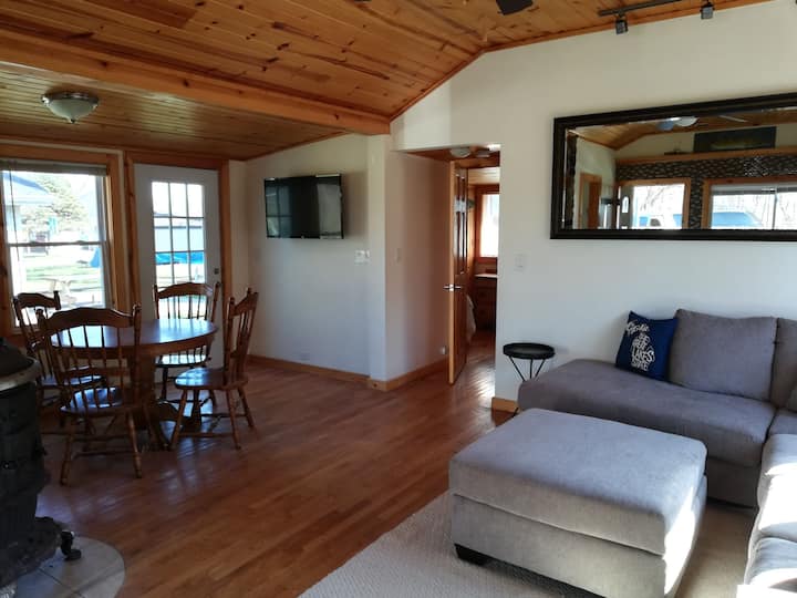 Dewey Lake Holiday Rentals & Homes Silver Creek Township, MI Airbnb