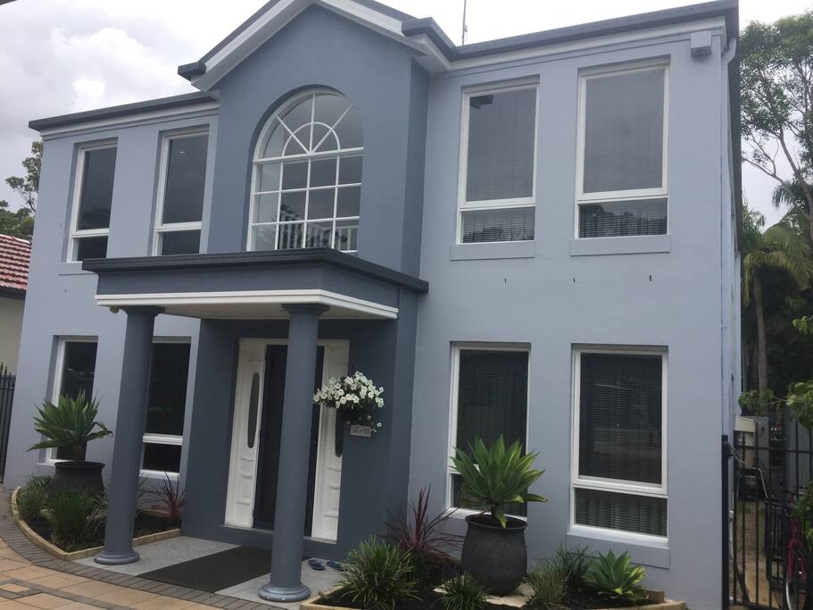 Well presented spacious family home