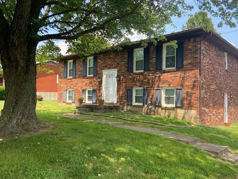 * NEW* Kentucky Inn 4 bedroom 3 bath Elizabethtown