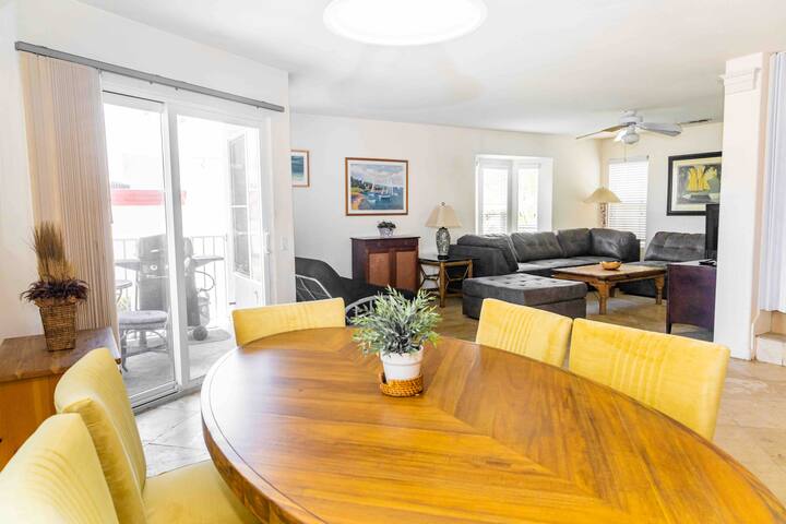 Mission Beach House with a rooftop deck gallery image 3