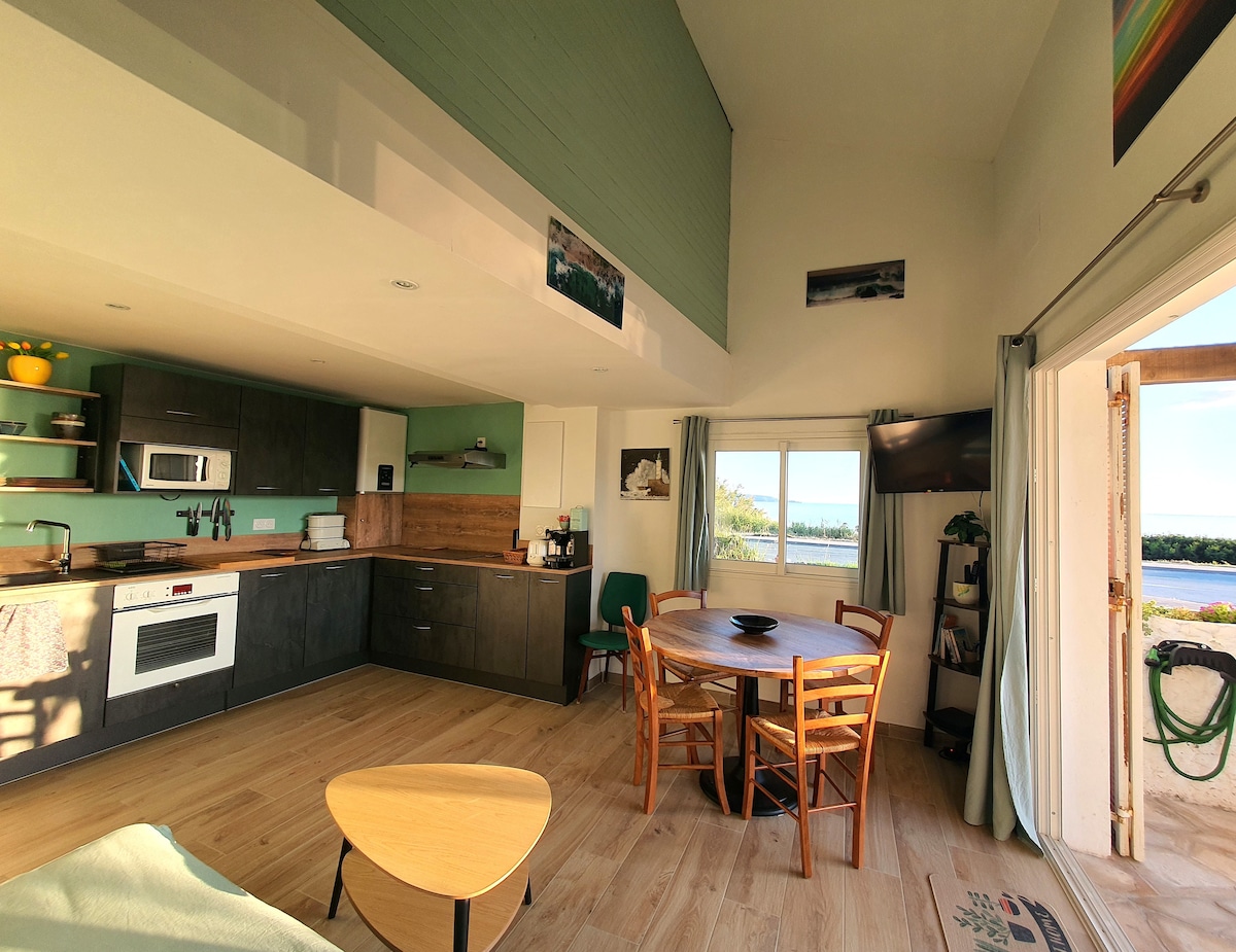 Top Airbnb: Chez Loulou, charming beachfront duplex a Olmeto