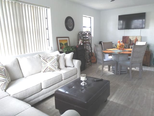 1 ROOM JUST FOR LADY'S