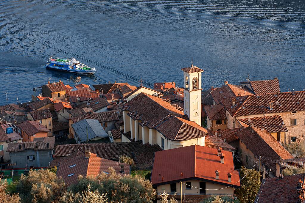 IL PAESE