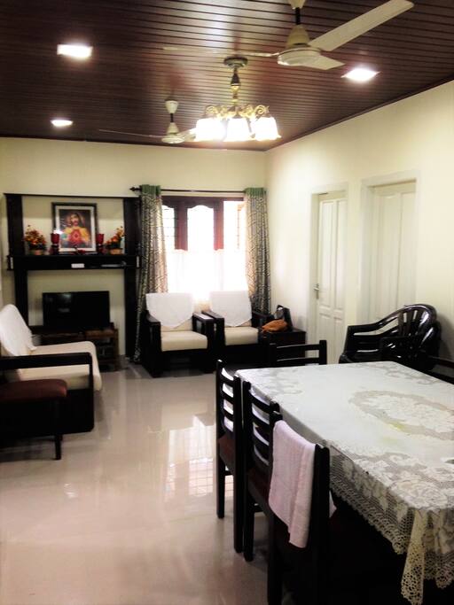 Living / Dining room ( 1st floor)