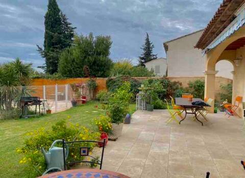 4 bedroom villa with pool near Aix