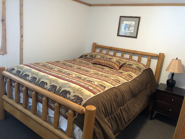 Queen bedroom downstairs