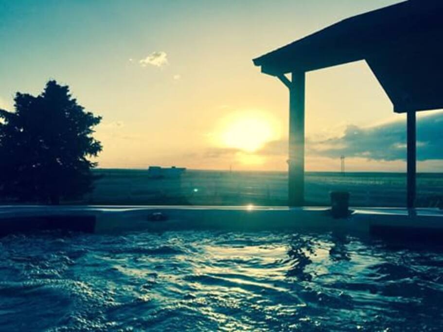 Hot tub overlooking mountains