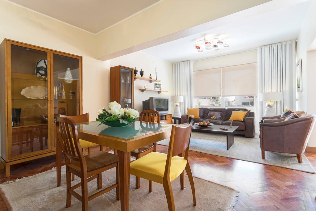 Livingroom and dining area