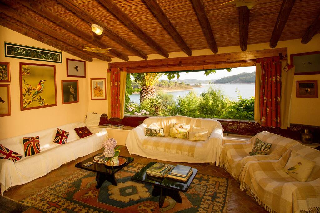 Comfortable drawing room