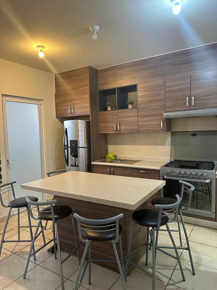 spacious house in wells Houses for Rent in San Luis Potosí, San Luis