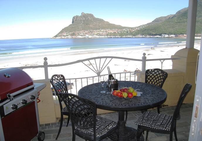 26 On Beach – magnificent sea views! gallery image 2