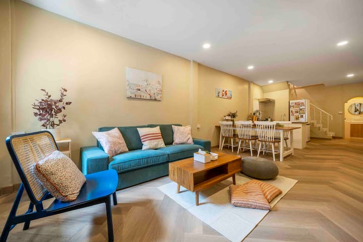 Feel-Like HOME, 2 min walk to BTS Ratchathewi