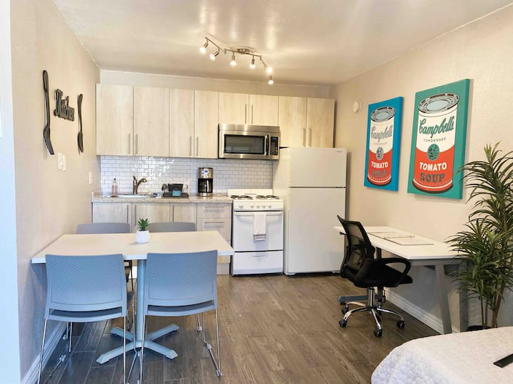 Cozy Studio in Kern Place (Central/UTEP) Guesthouses for Rent in El