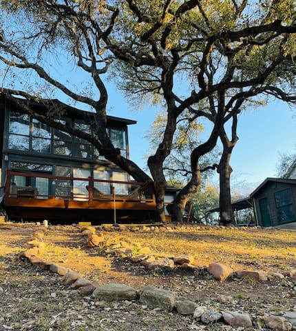 Waterfront Bliss | Family-Friendly Retreat |Austin