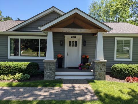 Spacious Home Near DT Aub Hills Quiet & Convenient