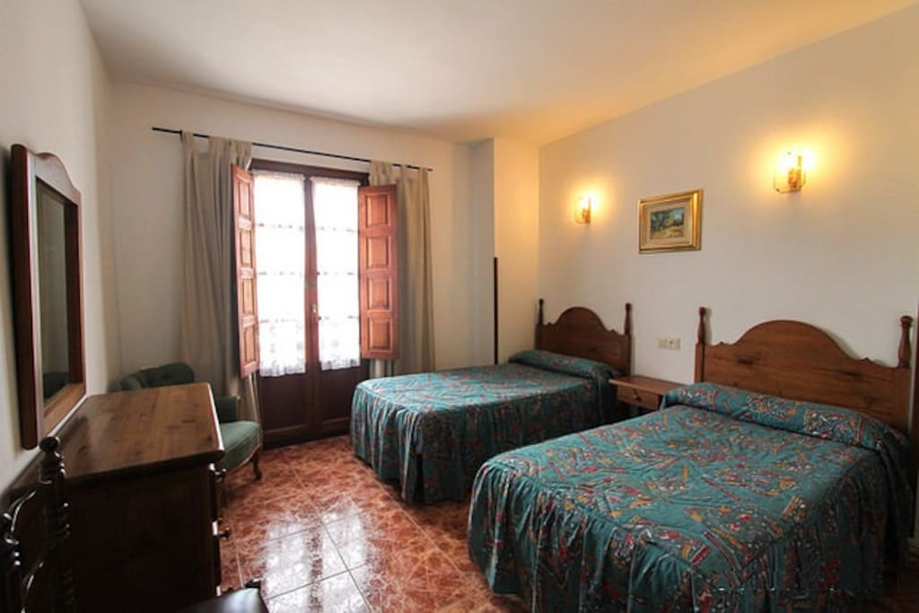 Habitacion con dos camas individuales