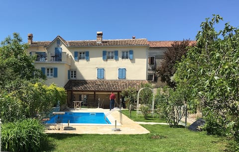 Casa Terra Mirna