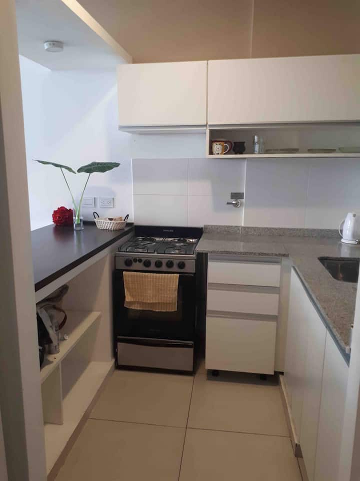 Kitnet com varanda em Avellaneda