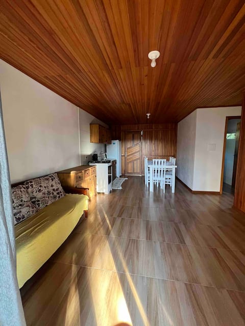 Top Airbnb: House 20 Meters from Mariscal Beach and Canto Grande in Bombinhas