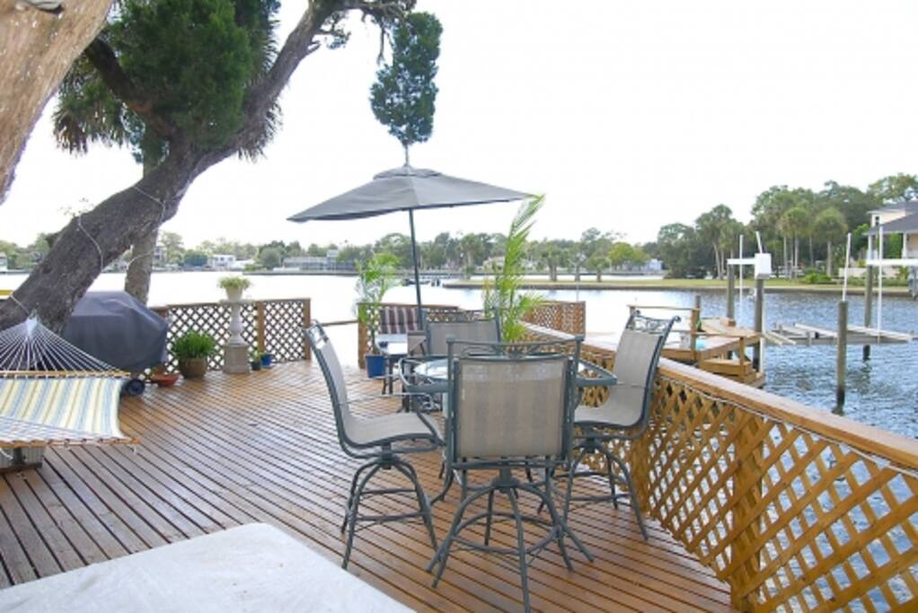 Dinner or Breakfast on thewater