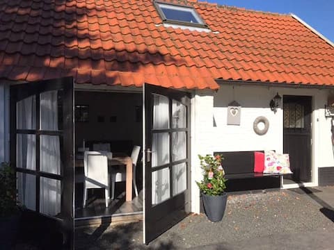 Top Airbnb: Cozy garden cottage on the Veluwe in Wijk 01 Bosgebied En Krachtighuizen