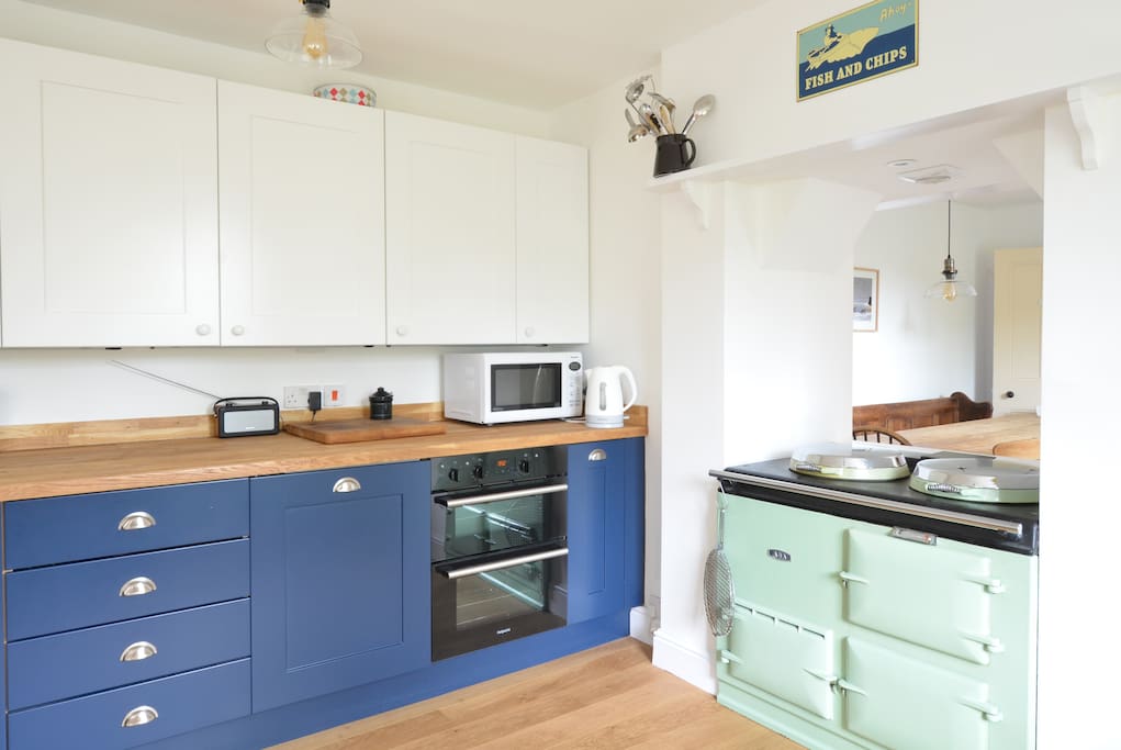 Kitchen, cooking facilities