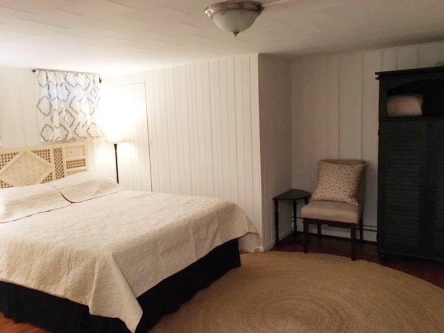 Bedroom Queen Bed