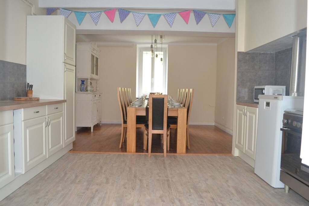 The well equipped kitchen