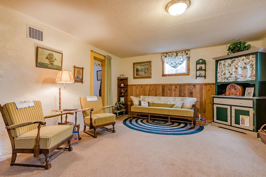 Our comfortable, roomy 1940's cozy apartment is ready to charm you with Mid-Century comfort.