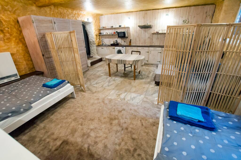 sleeping room 1 with kitchenete