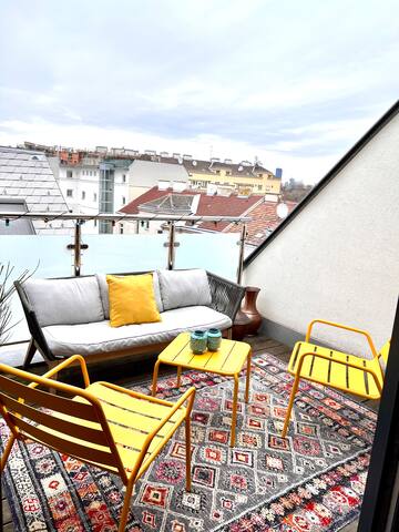 Skyline Penthouse gallery image 3