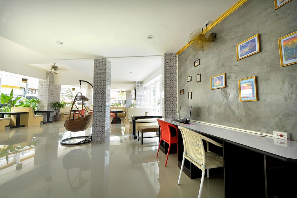 Lobby & sitting area :')