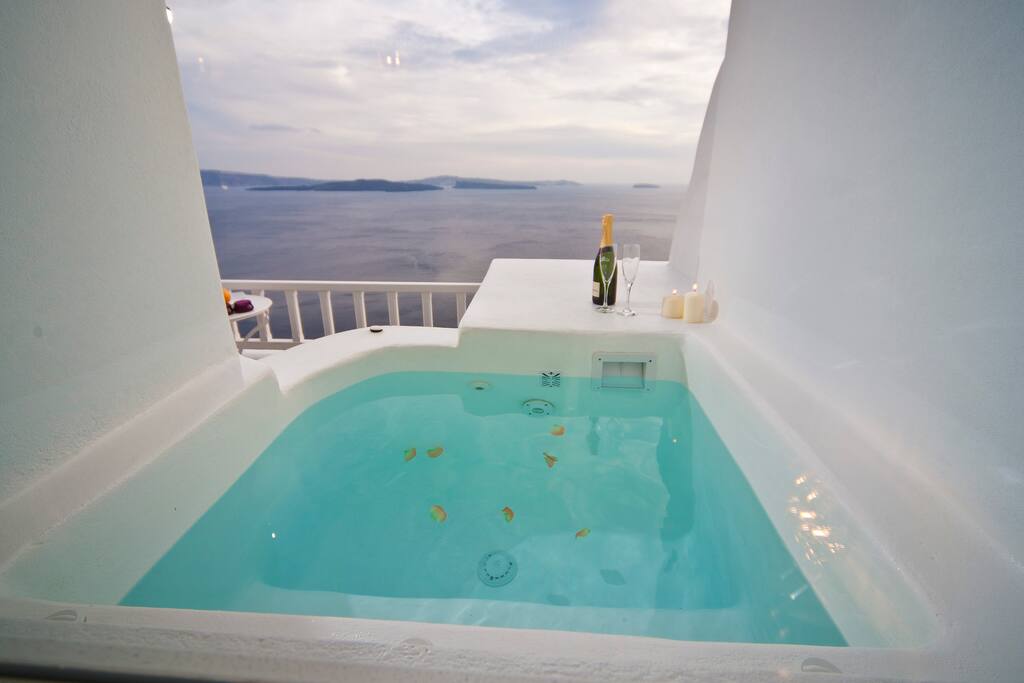 Private Outdoor Hot-tub