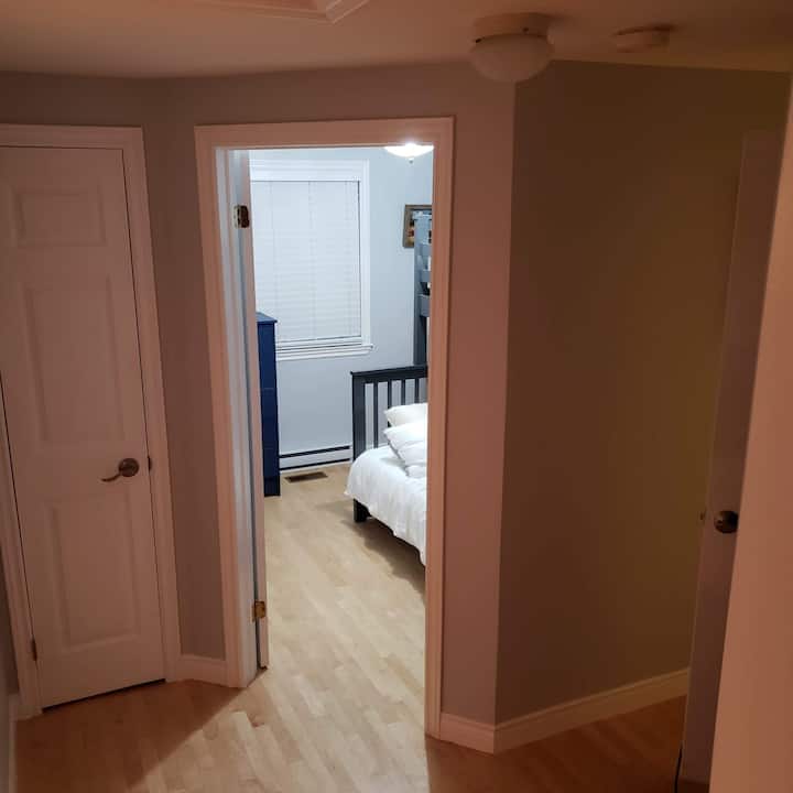 Tercer dormitorio. Camas literas: dobles en la parte inferior y con dos camas individuales en la parte superior.