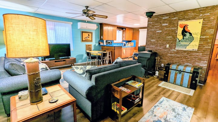 Welcome to Rhele's Roost. Our cozy cottage is perfect for Lake Michigan-bound families and friend groups.