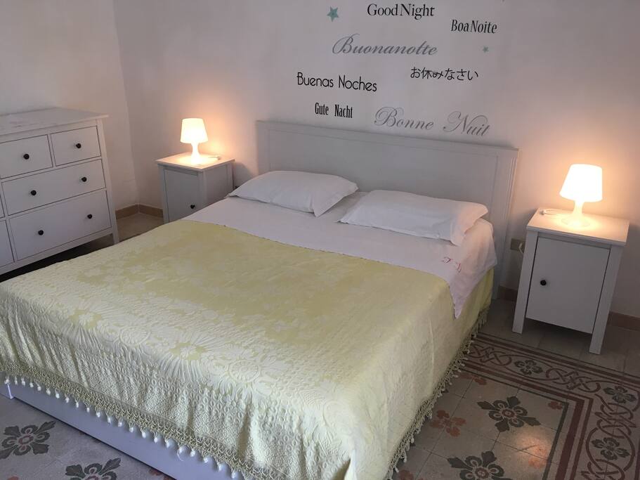 Bedroom with Queensize bed