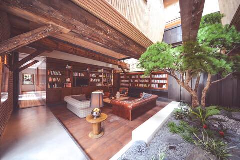 Splendide Chai  700 m2 Bordeaux