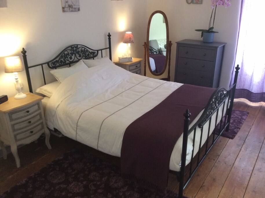Double Bed - King Size (160x200)
