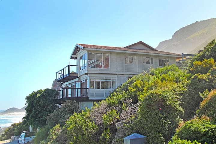 Southern Right House, Misty Cliffs