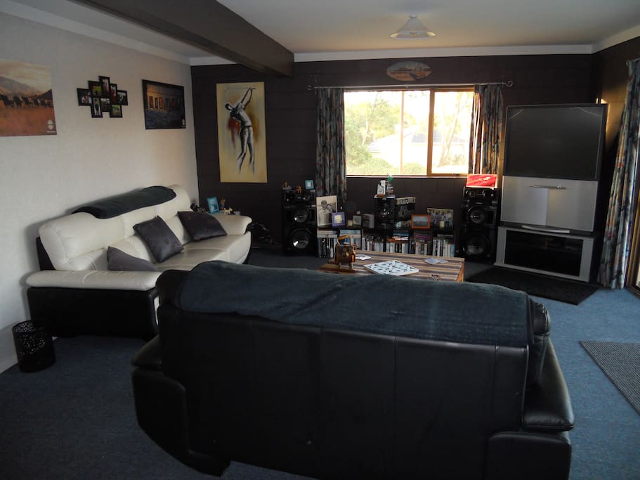 Downstairs lounge with TV/Stereo